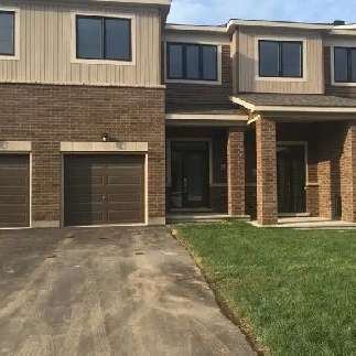 3Bds 3Bths, basement finished townhouse in Kanata north for rent Image# 1