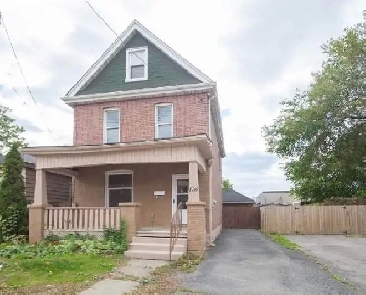 Rooms Available for Rent at 116 Beach Rd, Hamilton Image# 1