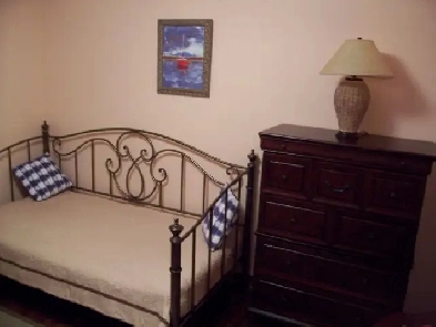 Cozy furnished room on the ground floor Image# 1