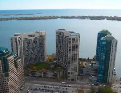 Large Toronto Waterfront 1bed Condo 700-800 sqft FOR SALE Image# 1