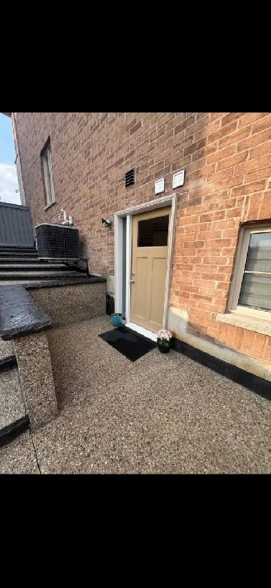 legal one bedroom walkout basement Image# 4