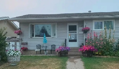 Looking for a clean, friendly, mature (30 plus) male roommate Image# 1