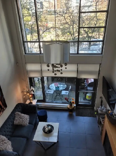 Modernly Furnished Yaletown (2 Level Loft) Townhome Image# 1