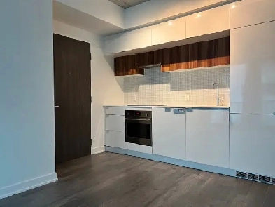 Modern Studio Condo for Rent – 185 Roehampton Ave (Yonge & Eglin Image# 4