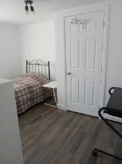 Chambre à louer à Lévis tout inclus et meublée Image# 1