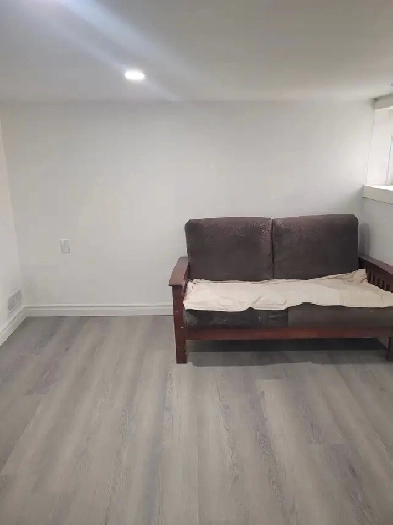 Etobicoke separate basement 1 bedroom unit for $1500 Image# 3