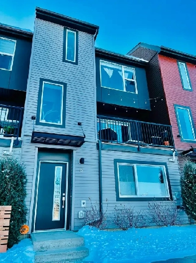 Executive Townhouse with a View Image# 15