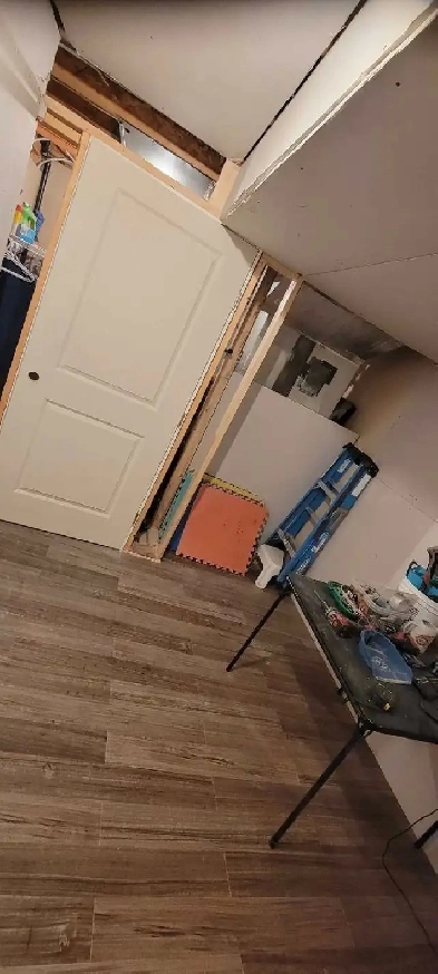 June 1st - Radisson heights SE - 2 x Rooms (all-in) Image# 1