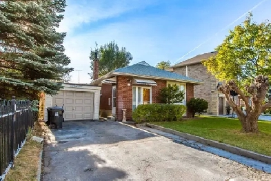 3 Bedroom House for Rent near HWY 401 & Warden Ave in Toronto Image# 3
