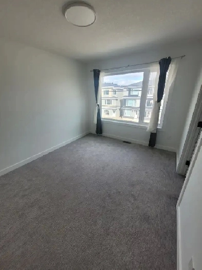 PRIVATE ROOM AND BATHROOM FPR RENT. Image# 2