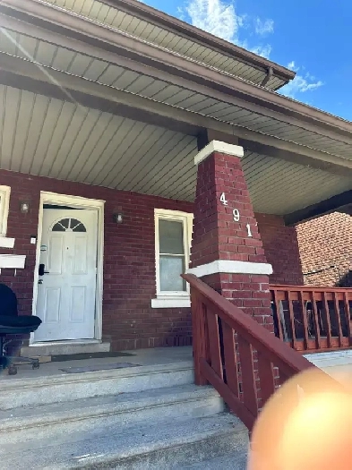 5 Private rooms available in an all girls house Image# 1