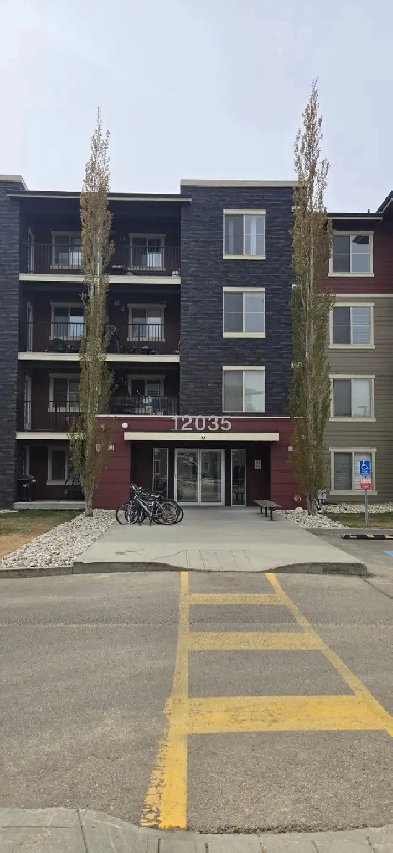 Top Floor Condo for rent! Image# 1