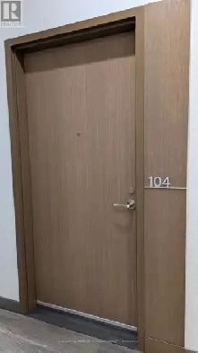 BEAUTIFUL HIGH END ONE BED ONE BATH FOR RENT Image# 1