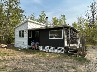 29 Porcupine Trail, Traverse Bay -  YR,  2 BR on almost 3 Acres! Image# 3
