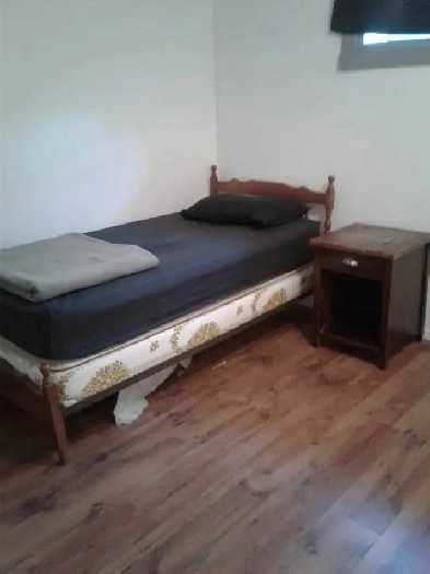 LARGE BEDROOM FURNISHED VACANT PH 403 667 7854 Image# 1