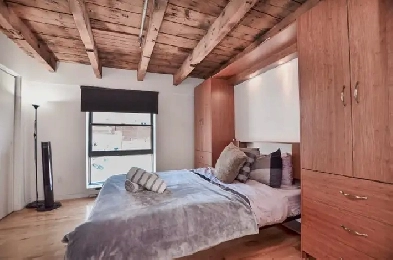 Live in Style – Furnished Room in Luxury Loft, Old Montreal Image# 7