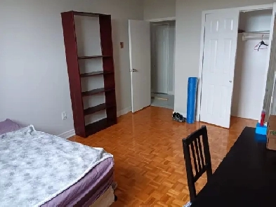 June 1st, HUGE Master Bedroom DOWNTOWN SUBWAY Image# 1