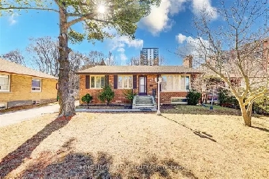 Stunning 3 3 Bedroom Detached With Fin Bsm & S/Ent In Toronto Image# 1