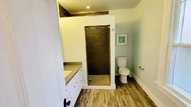 Master Bedroom in Big house with On suite washroom Brampton Image# 1