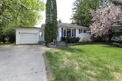 2 Bed, 1.5 Bath Home in Steinbach Image# 2