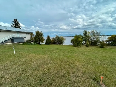 LAKEFRONT LOT IN THE TOWN OF LAC DU BONNET!! Image# 6
