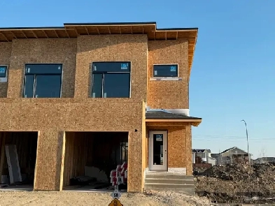 3 Bed, 2.5 Bath in Steinbach Image# 3