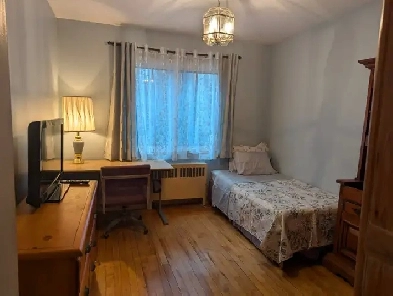 room for rent in duplex Image# 1