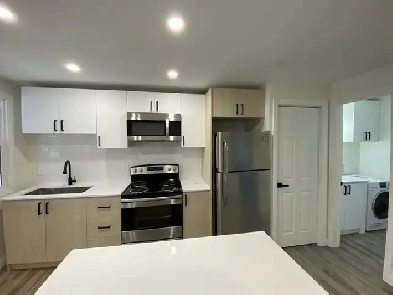 Available Now! Brand New Upgraded Apartment in Sarnia Image# 1