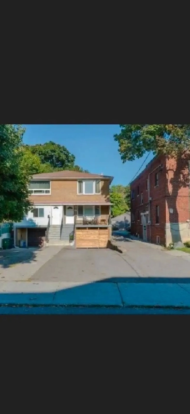 Parking spot located in fantastic location Toronto Image# 1