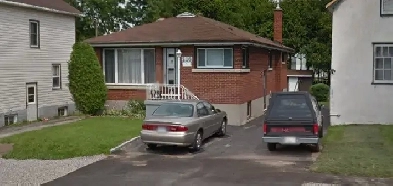 One bedroom in a 5 bedroom house Image# 1