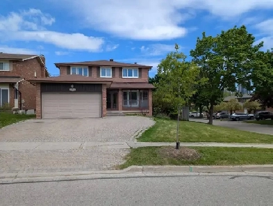 Bayview Prime Location | Furnished 4-Bed 4-Bath Detached Home Image# 1