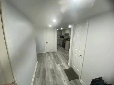 2 basement room available from June 1 nr. Scarborough Gen Hosptl Image# 2