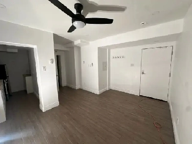 Newly Renovated Bachelor Unit!  Available Immediately! Image# 1