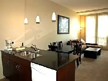 Large 1 BR   Den, Heated Parking Condo at London @ Heritage Image# 5
