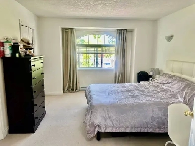 1br - Huge furnished room w/ luxurious en-suite, w/ in closet Image# 12