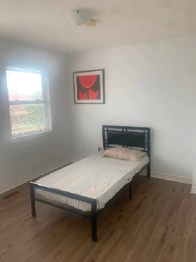 Room for rent. Upper level Image# 1