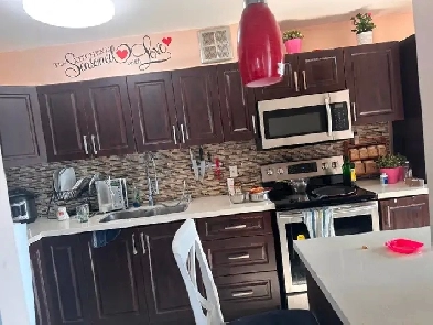 Room available for couple near square one from July 2025 Image# 1