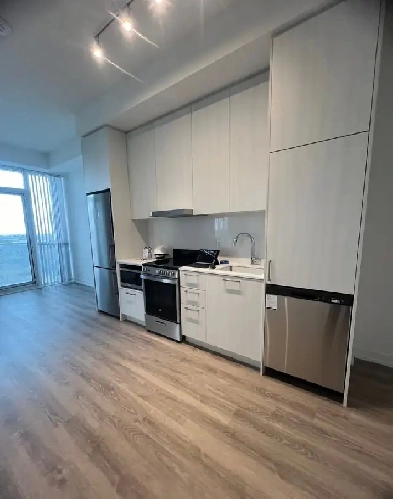Rent 2 bdr/2 wsrm in Vaughan at subway station Image# 4