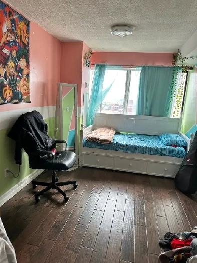 Room space available for female Image# 1