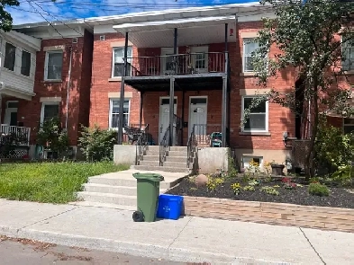 Old Ottawa South- 3bedroom home- Avail June 1st Image# 1
