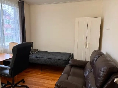 Chambre Meublée Privée,Tout Inclus,2 min du Metro/Furnished Room Image# 1