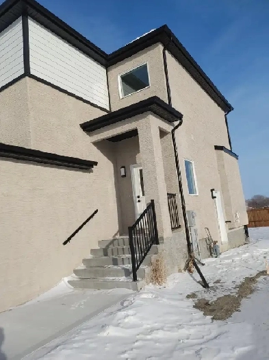 House for Sale - 15 King Bay Selkirk Manitoba Image# 1