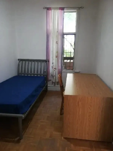 private room metro Frontenac all include Image# 1