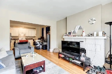 AVENUE ROAD & EGLINTON AVE WEST ~$2400 PLUS HYDRO ~ MOVE IN JUNE Image# 9