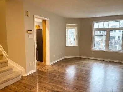 BRIDLEWOOD/KANATA - 3 Bedroom Townhome for RENT Image# 1