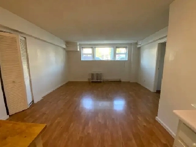 (Hydro & Gas Included) Well Located 2-bed, 1-bath Apartment Image# 1