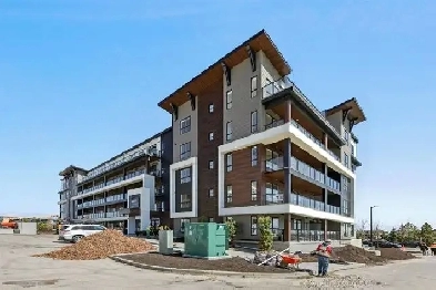 Waterside Mahogany Luxury condo for rent Image# 5