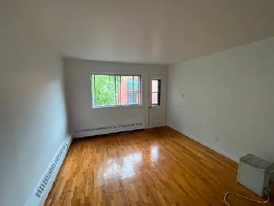 4 1/2 À LOUER ROSEMONT - JUIN - 1,600$ Image# 1