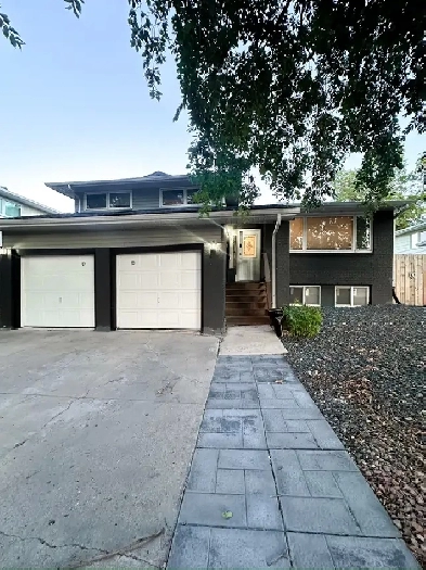Welcome Home! Fully Furnished 5 Bed, 4 Bath House – Regina Image# 4