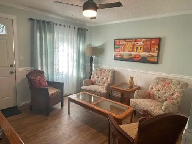 5 min walk to the Beach! Cottage for sale Image# 1